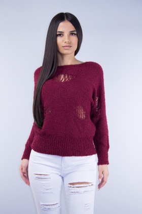Бордовый рваный свитер
